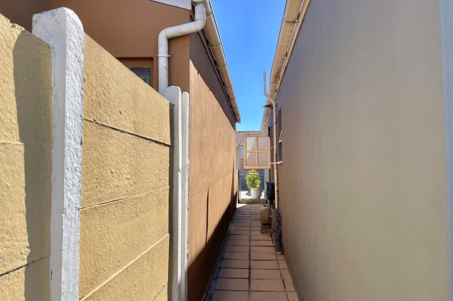 4 Bedroom Property for Sale in Strandfontein Western Cape